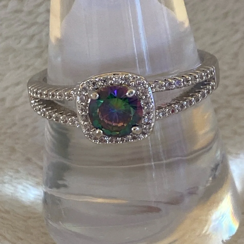 NIB Rainbow topaz women’s size 10 ring bomb - Picture 1 of 2